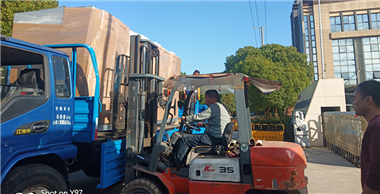 百?gòu)?qiáng)全鋼烘干機(jī)發(fā)往疫苗制造廠